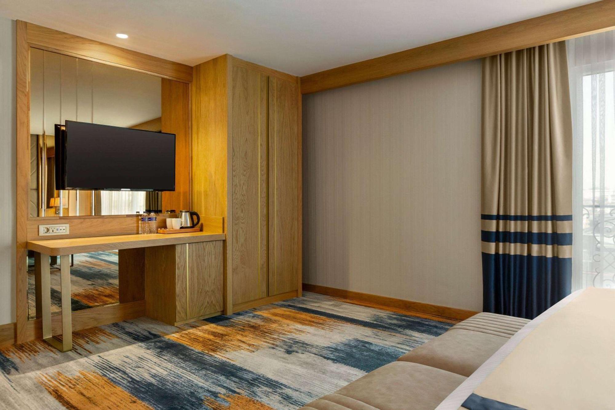 Days Inn By Wyndham Istanbul Bomonti Ngoại thất bức ảnh