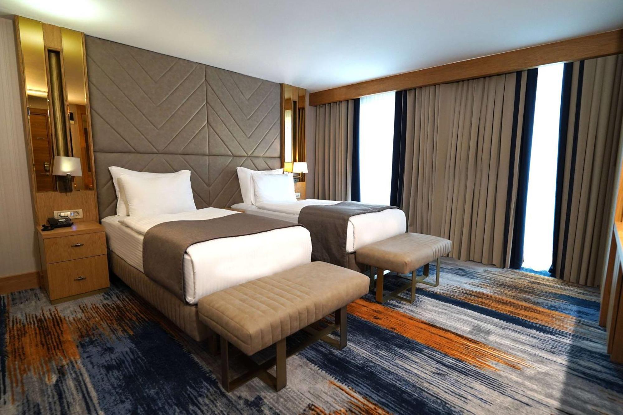 Days Inn By Wyndham Istanbul Bomonti Ngoại thất bức ảnh