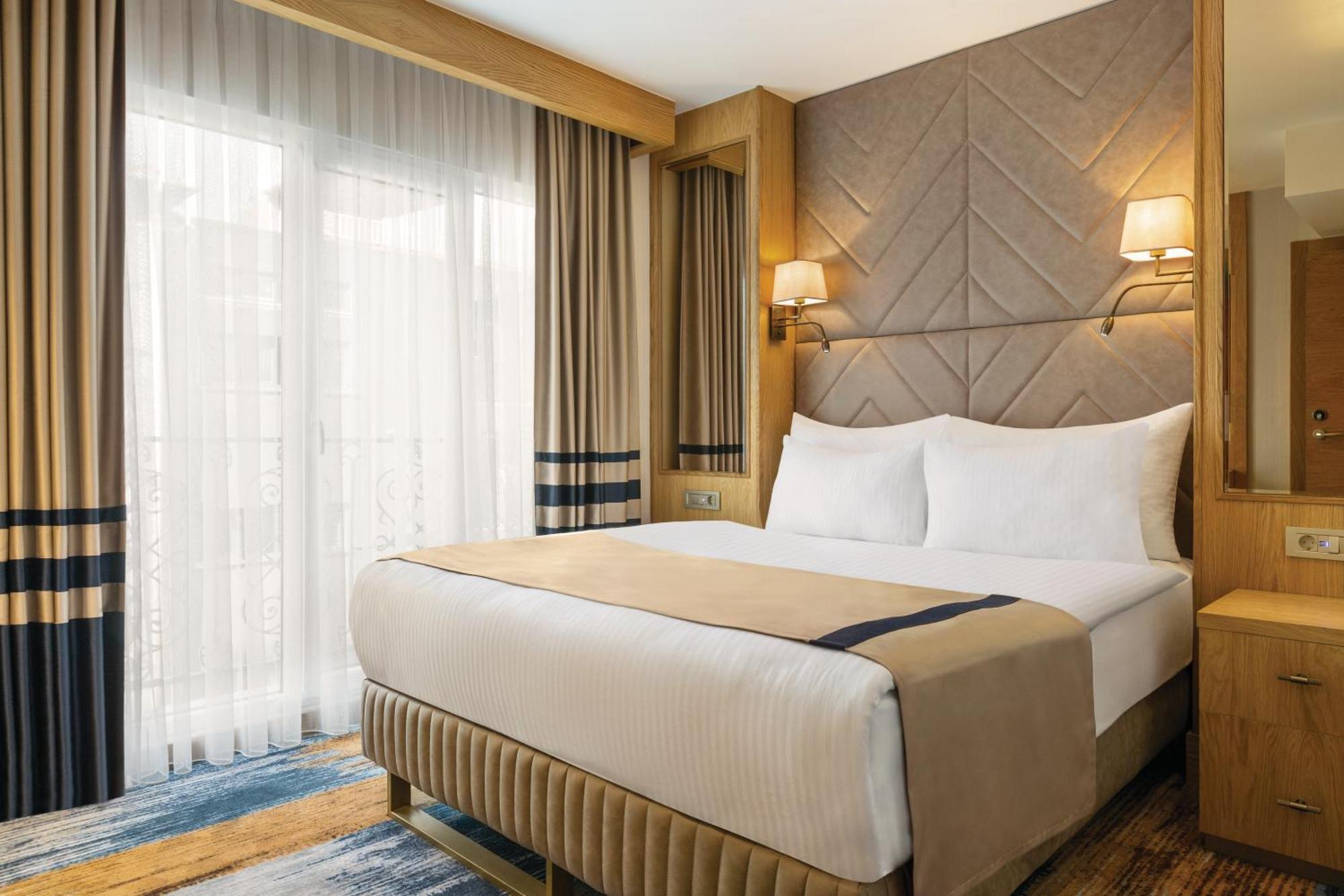 Days Inn By Wyndham Istanbul Bomonti Ngoại thất bức ảnh