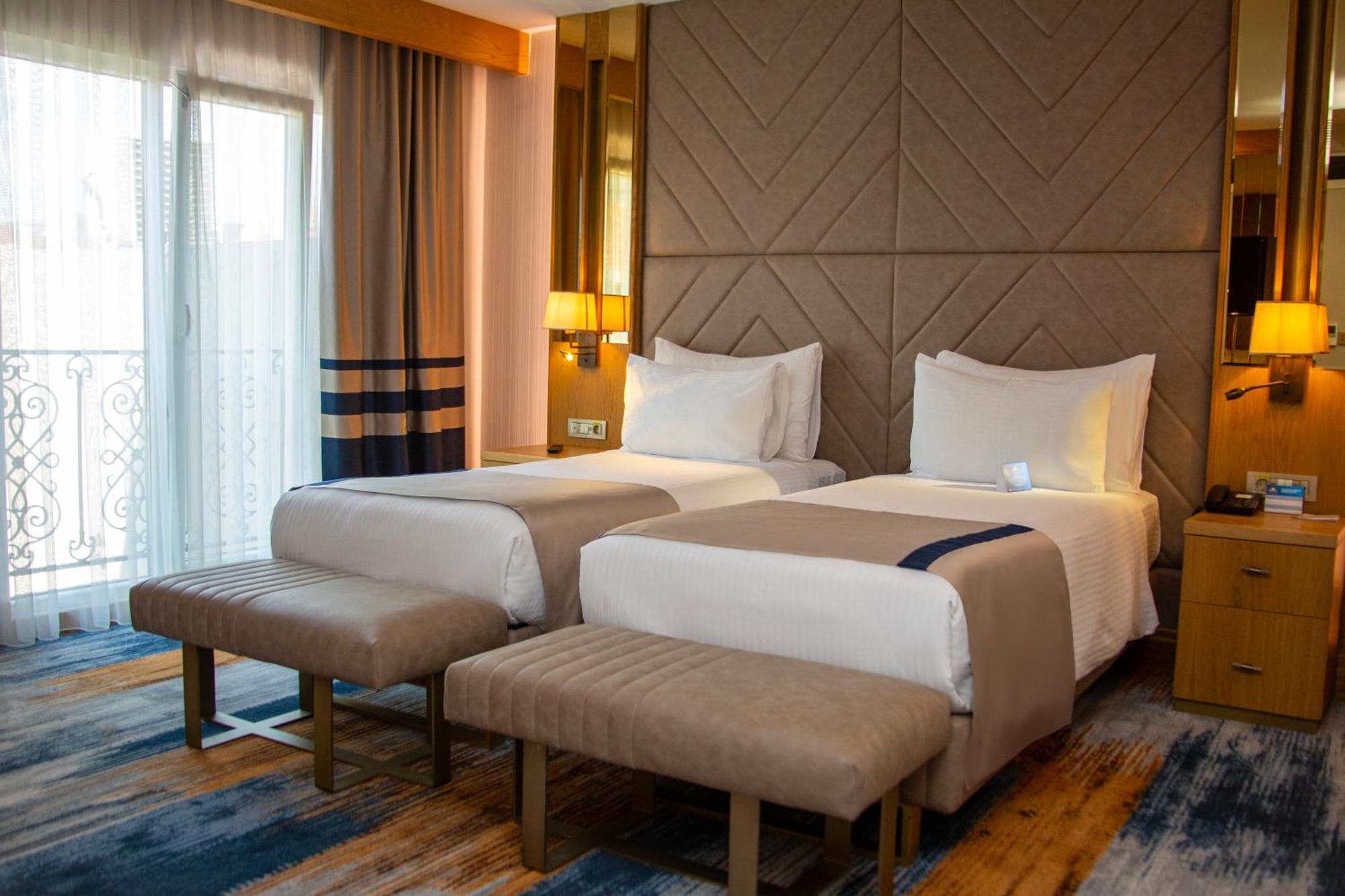 Days Inn By Wyndham Istanbul Bomonti Ngoại thất bức ảnh